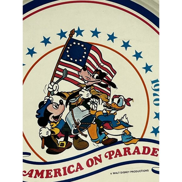 Disneyland Tray America On Parade Vintage 1976 Tin Metal Round Walt Disney 11" - Picture 5 of 13